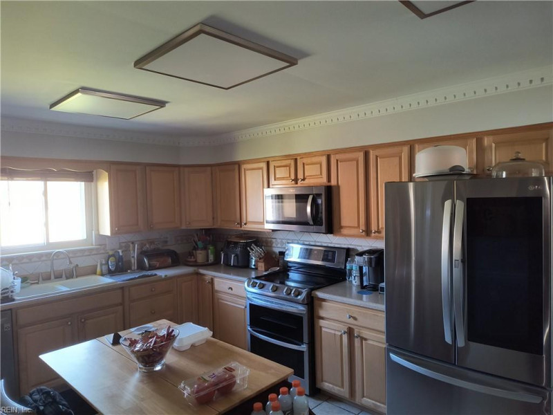 Photo 11 of 34 residential for sale in Portsmouth virginia