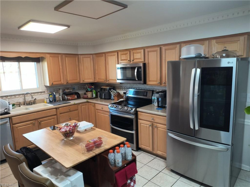 Photo 12 of 34 residential for sale in Portsmouth virginia