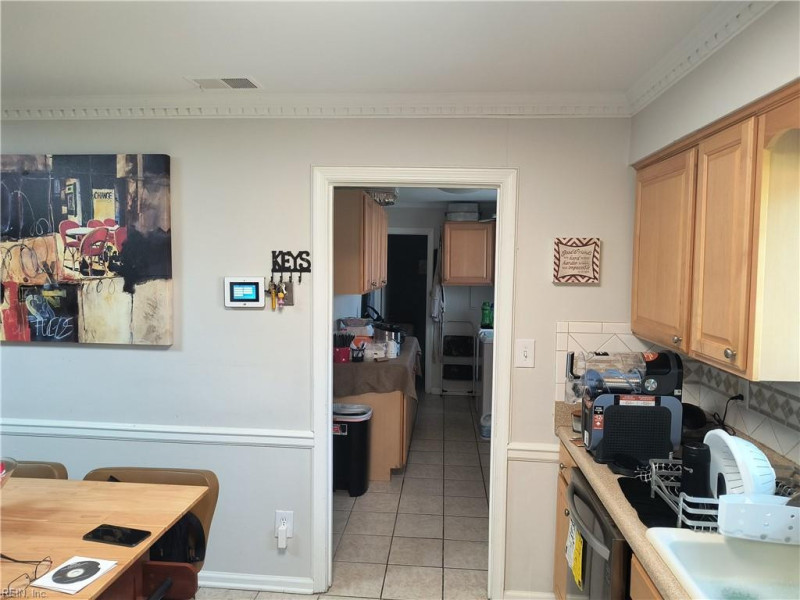 Photo 16 of 34 residential for sale in Portsmouth virginia