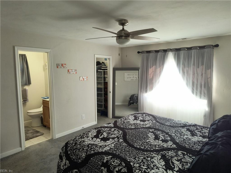 Photo 19 of 34 residential for sale in Portsmouth virginia