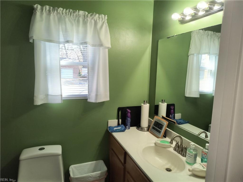 Photo 27 of 34 residential for sale in Portsmouth virginia
