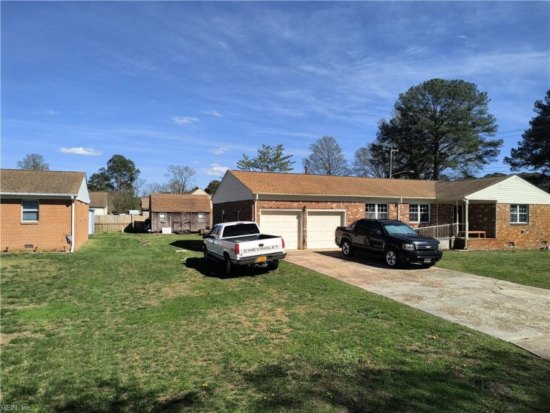Photo 3 of 34 residential for sale in Portsmouth virginia
