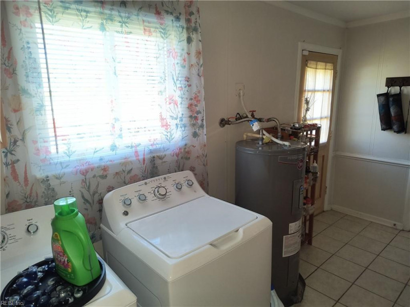 Photo 31 of 34 residential for sale in Portsmouth virginia