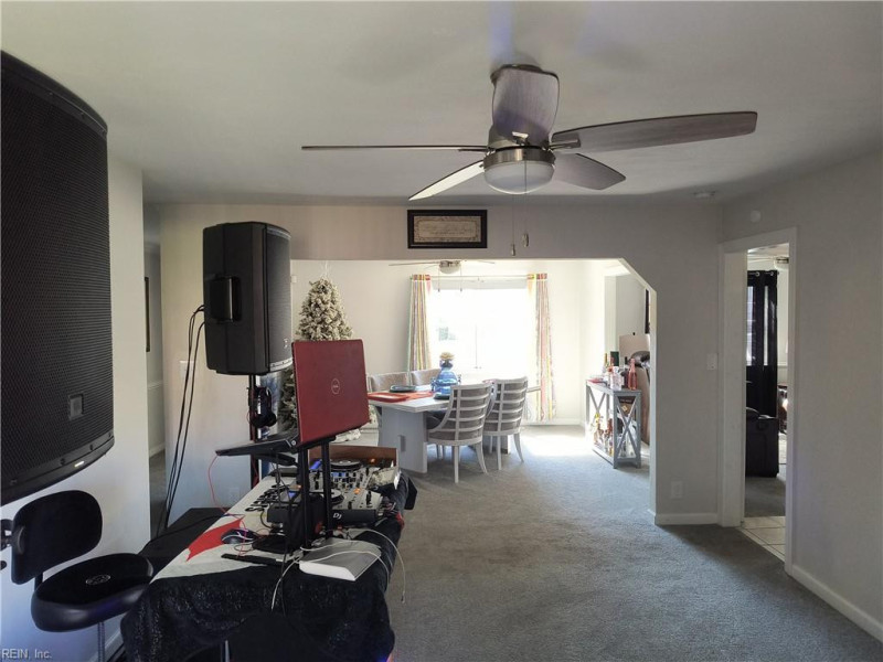 Photo 8 of 34 residential for sale in Portsmouth virginia