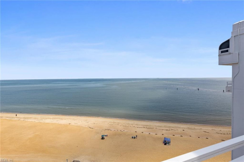 Photo 4 of 47 residential for sale in Virginia Beach virginia