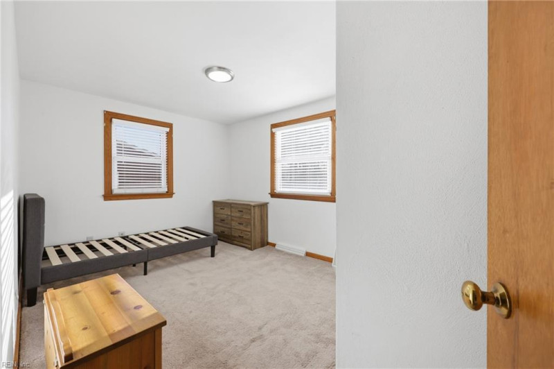 Photo 15 of 35 residential for sale in Portsmouth virginia