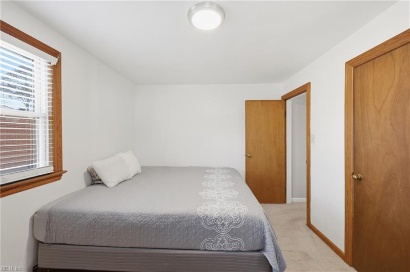 Photo 17 of 35 residential for sale in Portsmouth virginia