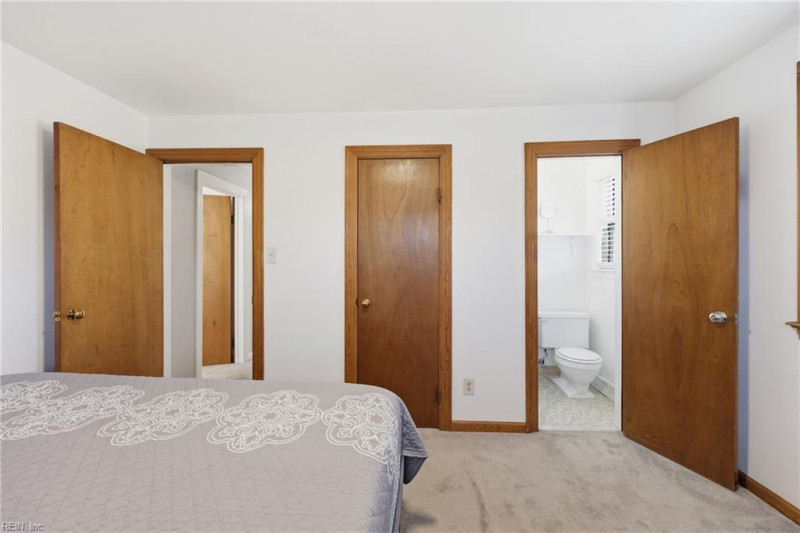 Photo 18 of 35 residential for sale in Portsmouth virginia