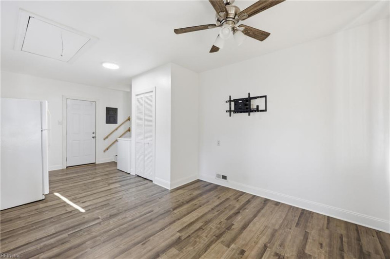 Photo 22 of 35 residential for sale in Portsmouth virginia