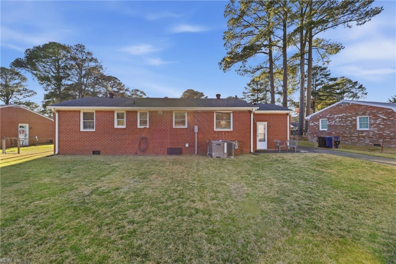 Photo 28 of 35 residential for sale in Portsmouth virginia