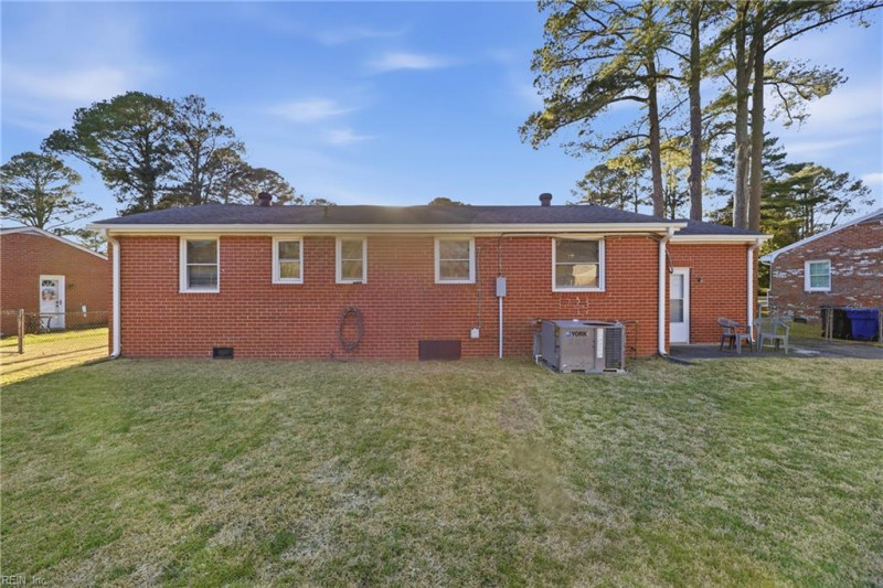 Photo 31 of 35 residential for sale in Portsmouth virginia