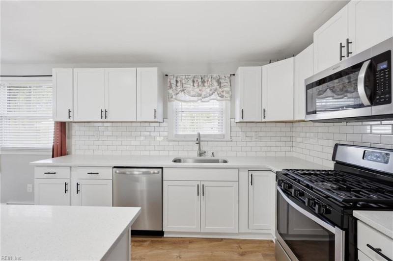 Photo 7 of 35 residential for sale in Portsmouth virginia