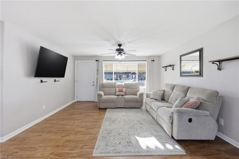 Photo 8 of 35 residential for sale in Portsmouth virginia