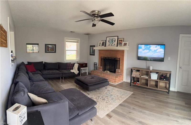 Photo 8 of 21 residential for sale in Virginia Beach virginia