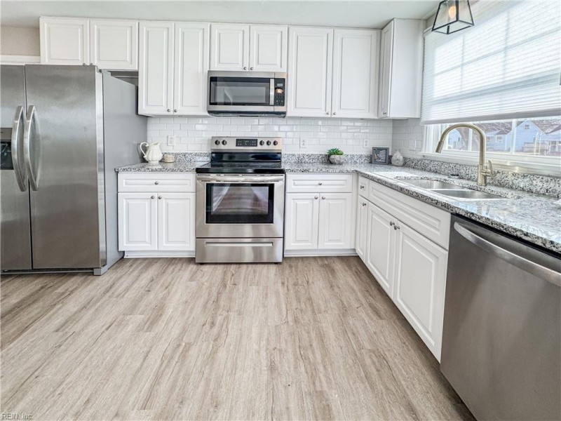 Photo 10 of 41 residential for sale in Portsmouth virginia