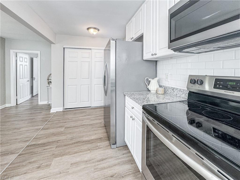 Photo 11 of 41 residential for sale in Portsmouth virginia