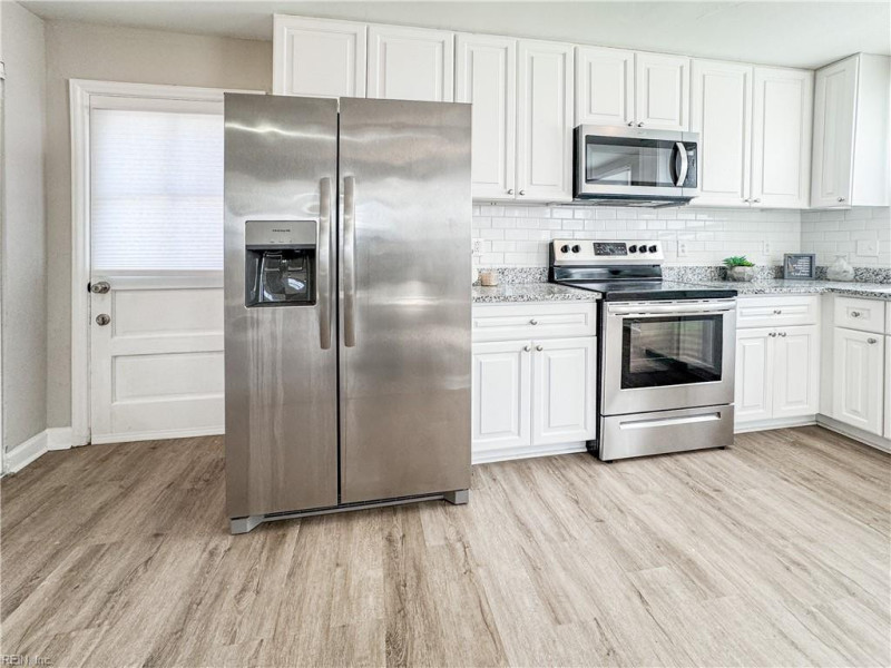 Photo 13 of 41 residential for sale in Portsmouth virginia