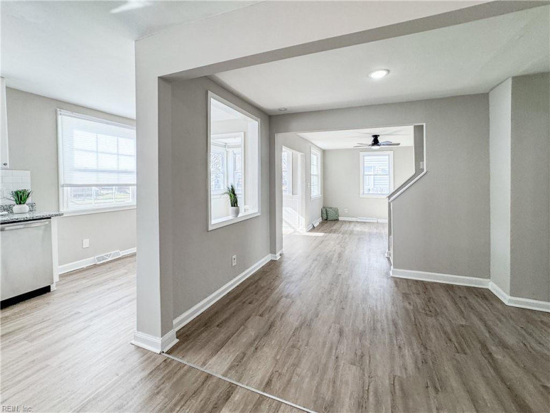 Photo 14 of 41 residential for sale in Portsmouth virginia