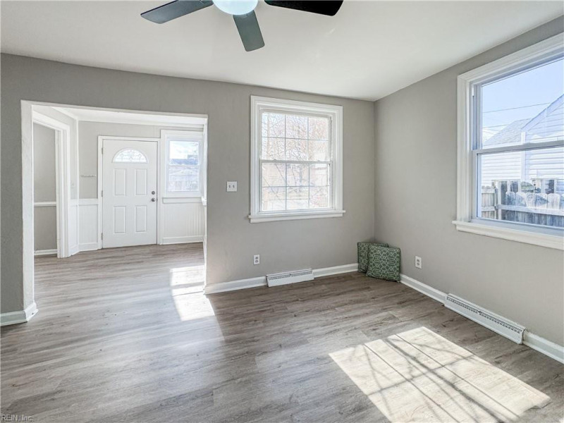 Photo 18 of 41 residential for sale in Portsmouth virginia