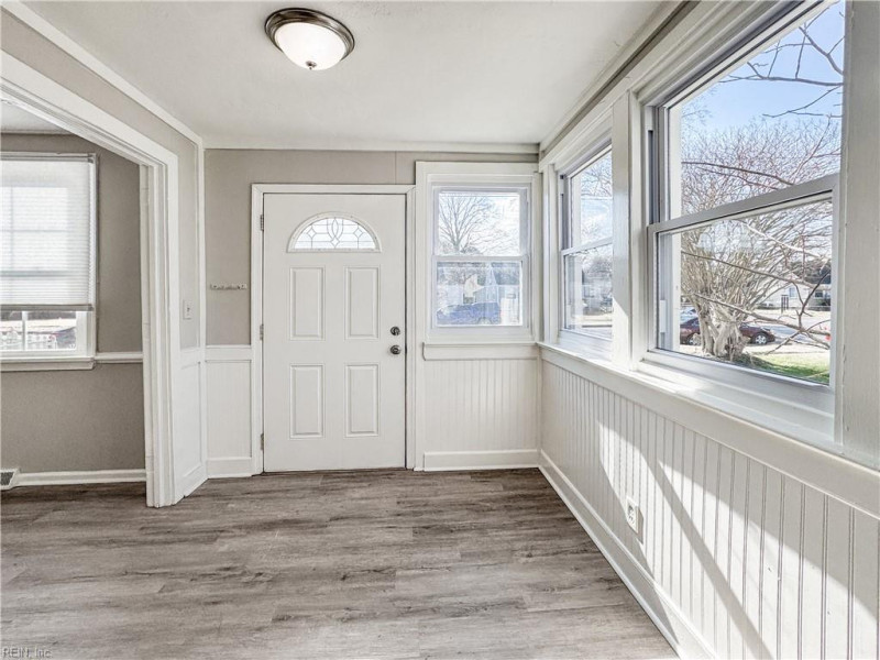 Photo 2 of 41 residential for sale in Portsmouth virginia