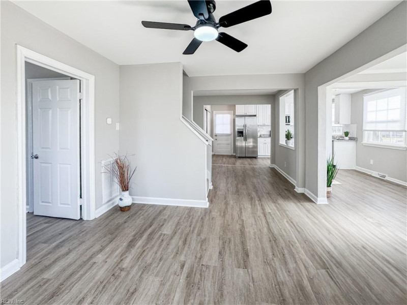 Photo 20 of 41 residential for sale in Portsmouth virginia