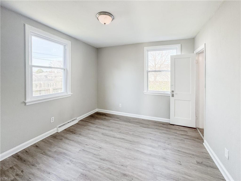 Photo 22 of 41 residential for sale in Portsmouth virginia