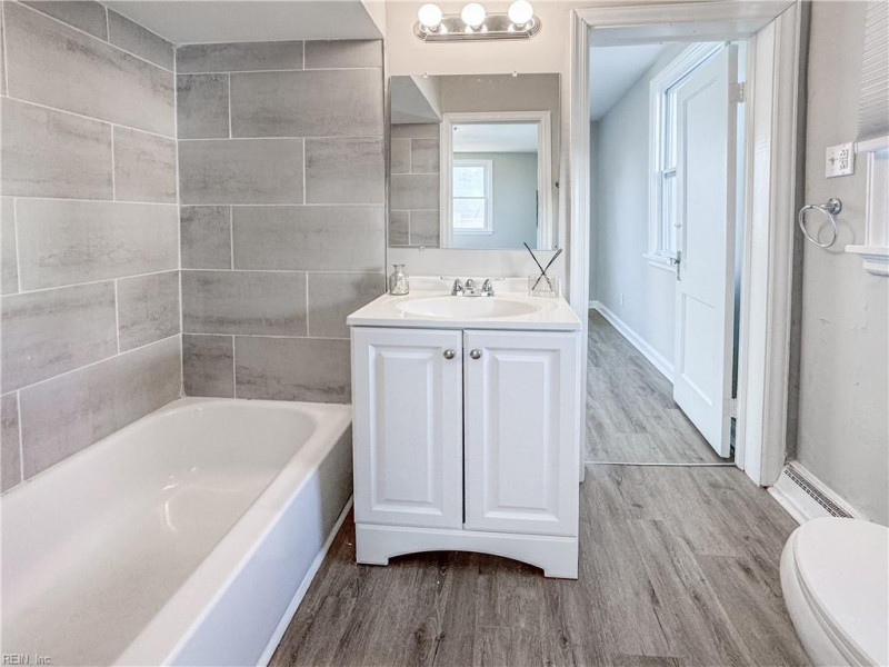 Photo 26 of 41 residential for sale in Portsmouth virginia