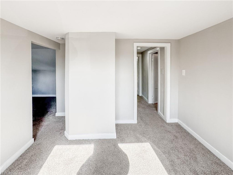 Photo 34 of 41 residential for sale in Portsmouth virginia