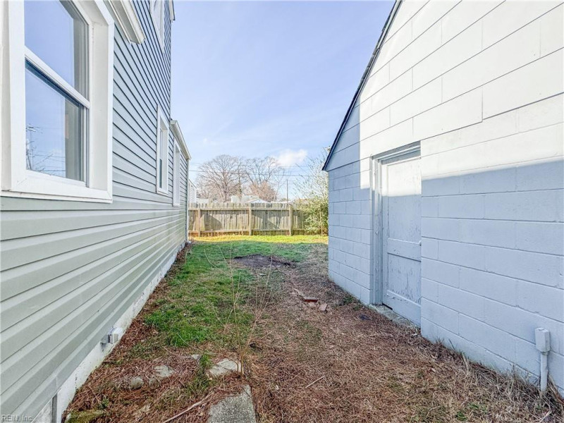 Photo 38 of 41 residential for sale in Portsmouth virginia