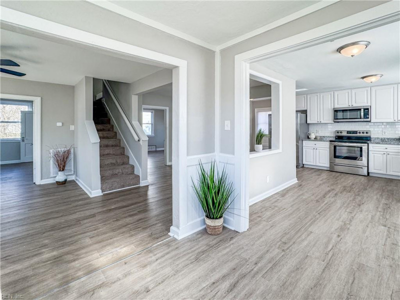 Photo 5 of 41 residential for sale in Portsmouth virginia