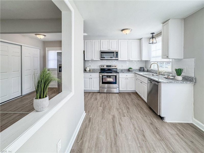 Photo 8 of 41 residential for sale in Portsmouth virginia