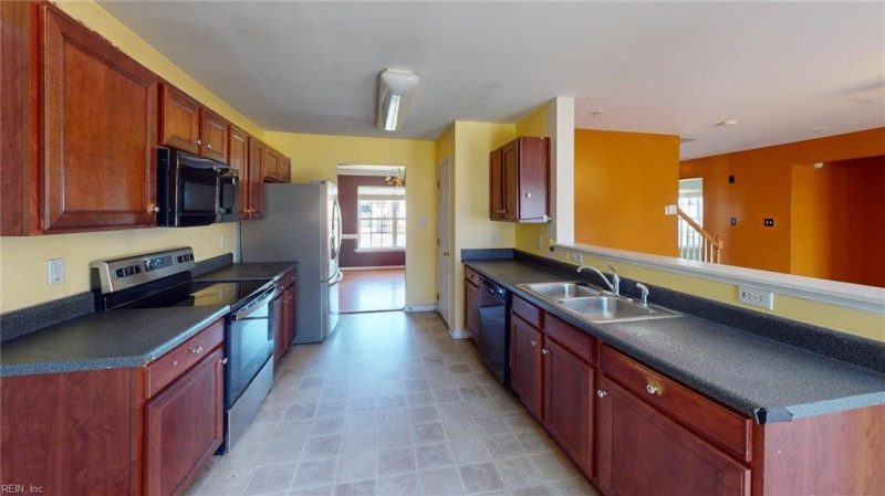 Photo 4 of 50 residential for sale in Henrico County virginia
