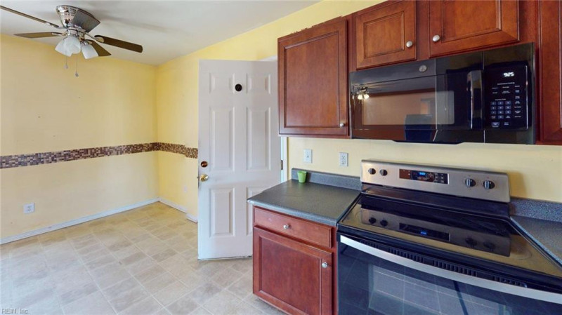 Photo 40 of 50 residential for sale in Henrico County virginia