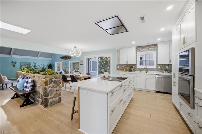 Photo 13 of 49 residential for sale in Virginia Beach virginia