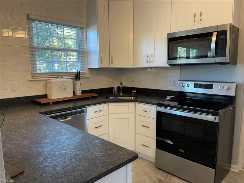 Photo 5 of 13 residential for sale in Virginia Beach virginia