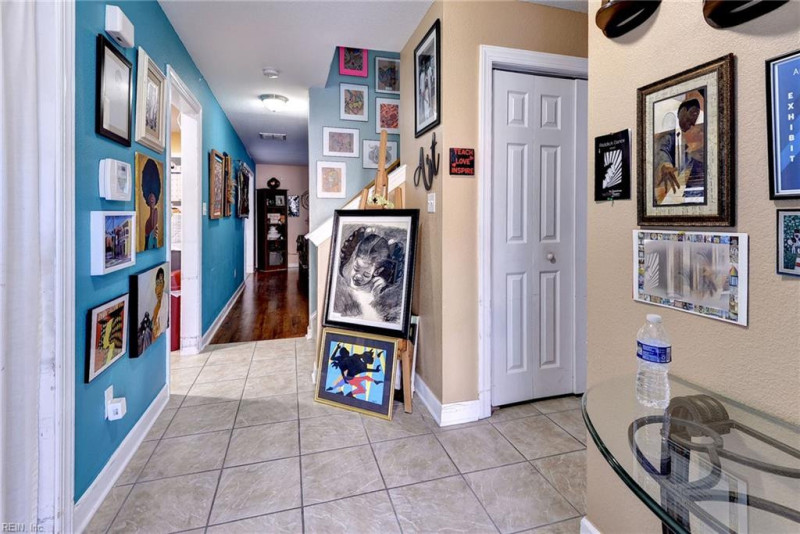 Photo 4 of 18 residential for sale in Hampton virginia