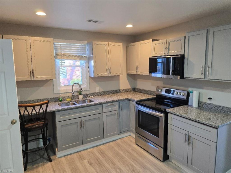 Photo 11 of 28 residential for sale in Norfolk virginia