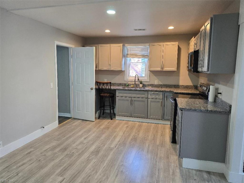 Photo 12 of 28 residential for sale in Norfolk virginia