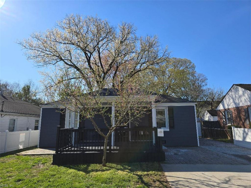 Photo 2 of 28 residential for sale in Norfolk virginia