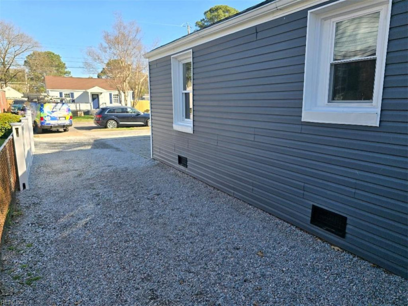 Photo 3 of 28 residential for sale in Norfolk virginia