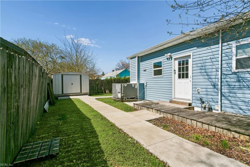 Photo 17 of 20 residential for sale in Hampton virginia