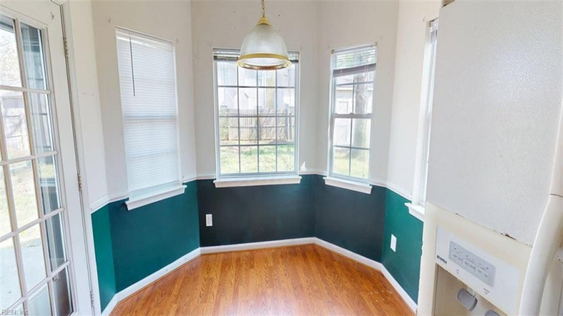 Photo 5 of 50 residential for sale in Chesapeake virginia Photo 5 of 50 residential for sale in Chesapeake virginia