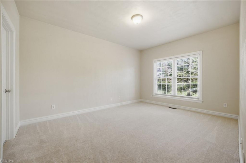 Photo 16 of 48 residential for sale in Chesapeake virginia