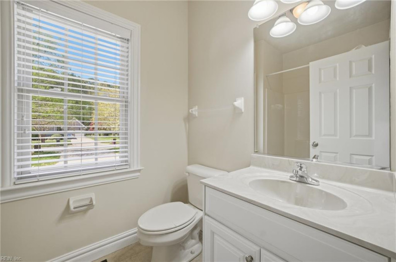 Photo 18 of 48 residential for sale in Chesapeake virginia