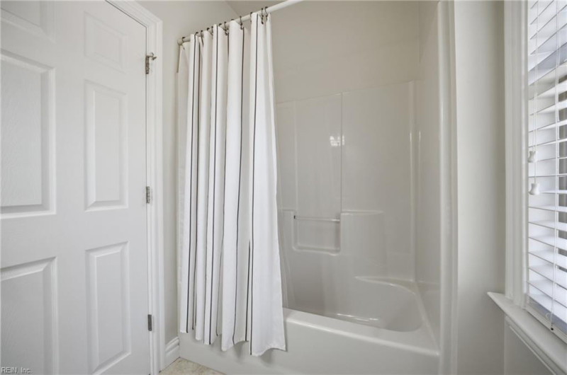Photo 19 of 48 residential for sale in Chesapeake virginia