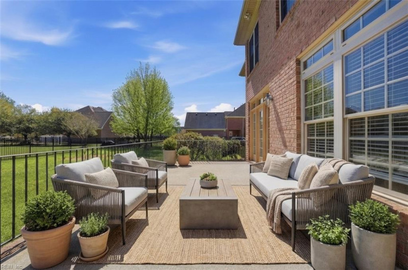 Photo 3 of 48 residential for sale in Chesapeake virginia