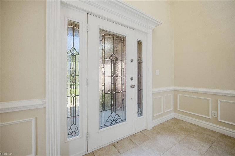 Photo 8 of 48 residential for sale in Chesapeake virginia