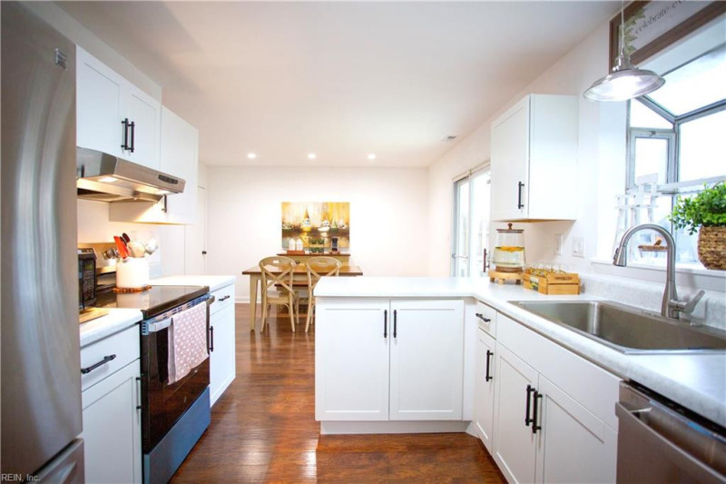 Photo 8 of 20 residential for sale in Virginia Beach virginia