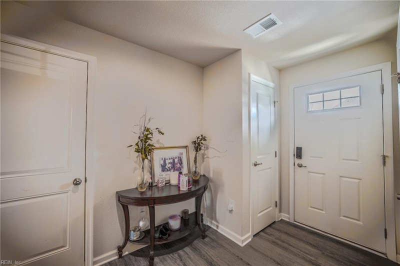 Photo 7 of 47 residential for sale in Chesapeake virginia Photo 7 of 47 residential for sale in Chesapeake virginia