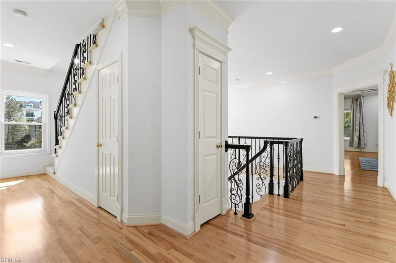 Photo 25 of 48 residential for sale in Virginia Beach virginia